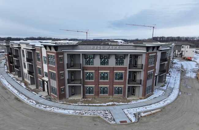 Building Photo - Hyde Park Towns & Flats