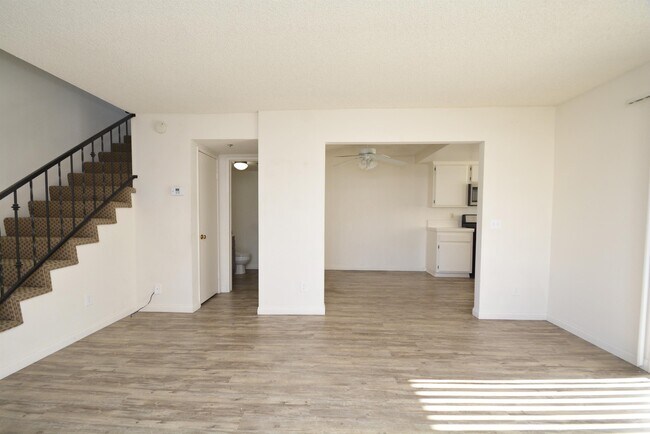 Building Photo - 13422 Mar Vista St