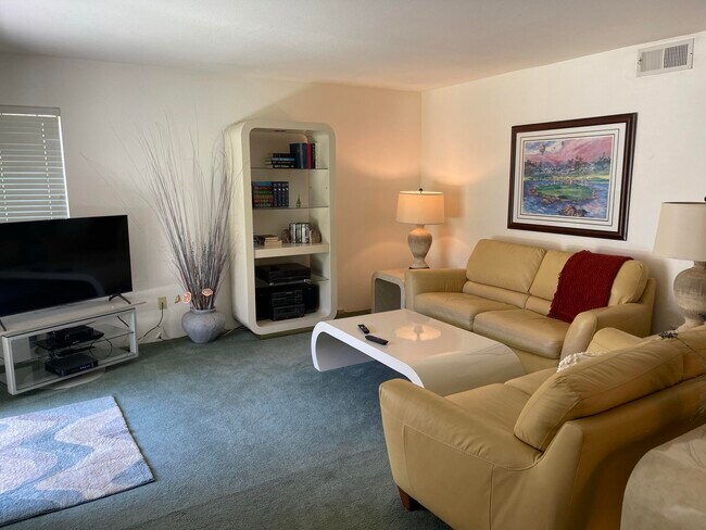 Foto del edificio - 35200 Cathedral Canyon Dr