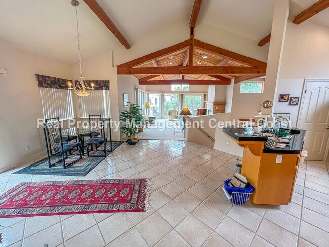 Building Photo - AVAILABLE NOW  - Beautiful 3 Bedroom / 2.5...