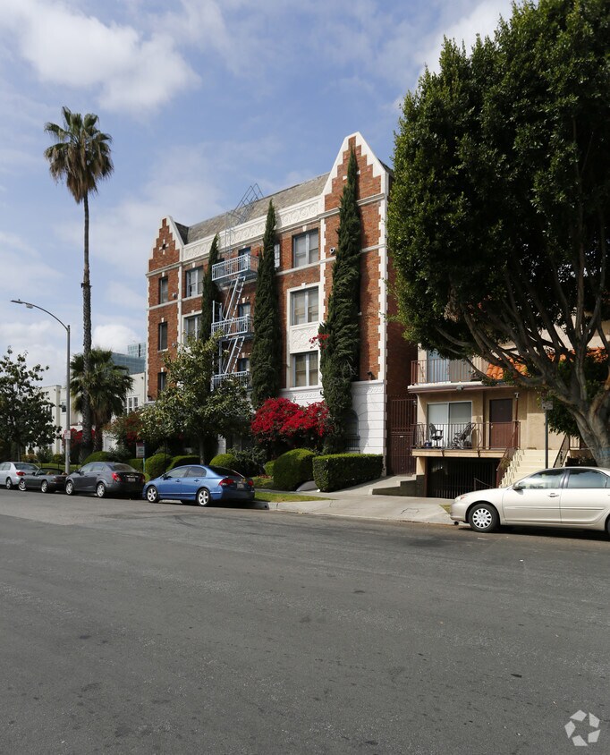 San Mar Mansión - Westmore Manor