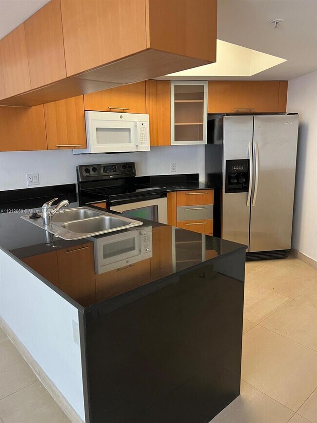 Foto del edificio - 1750 N Bayshore Dr