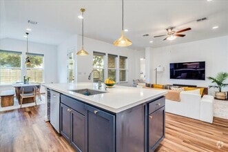 Building Photo - 276 Double L Dr