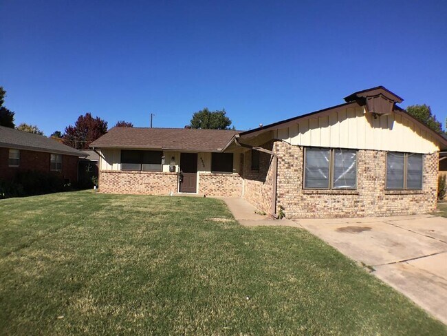Foto del edificio - 4813 Woodview Dr