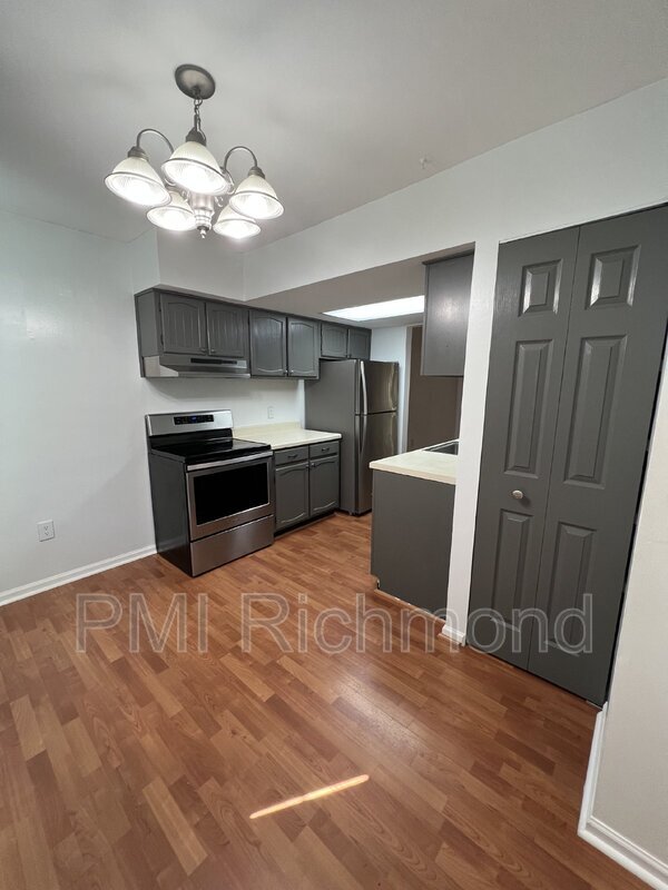 Foto del edificio - 1570 United Ct