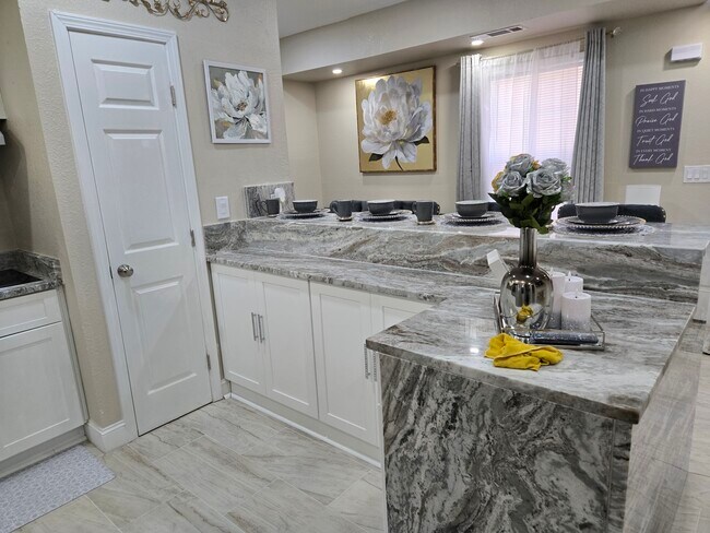 Foto del edificio - 349 Endeavor Way Ln