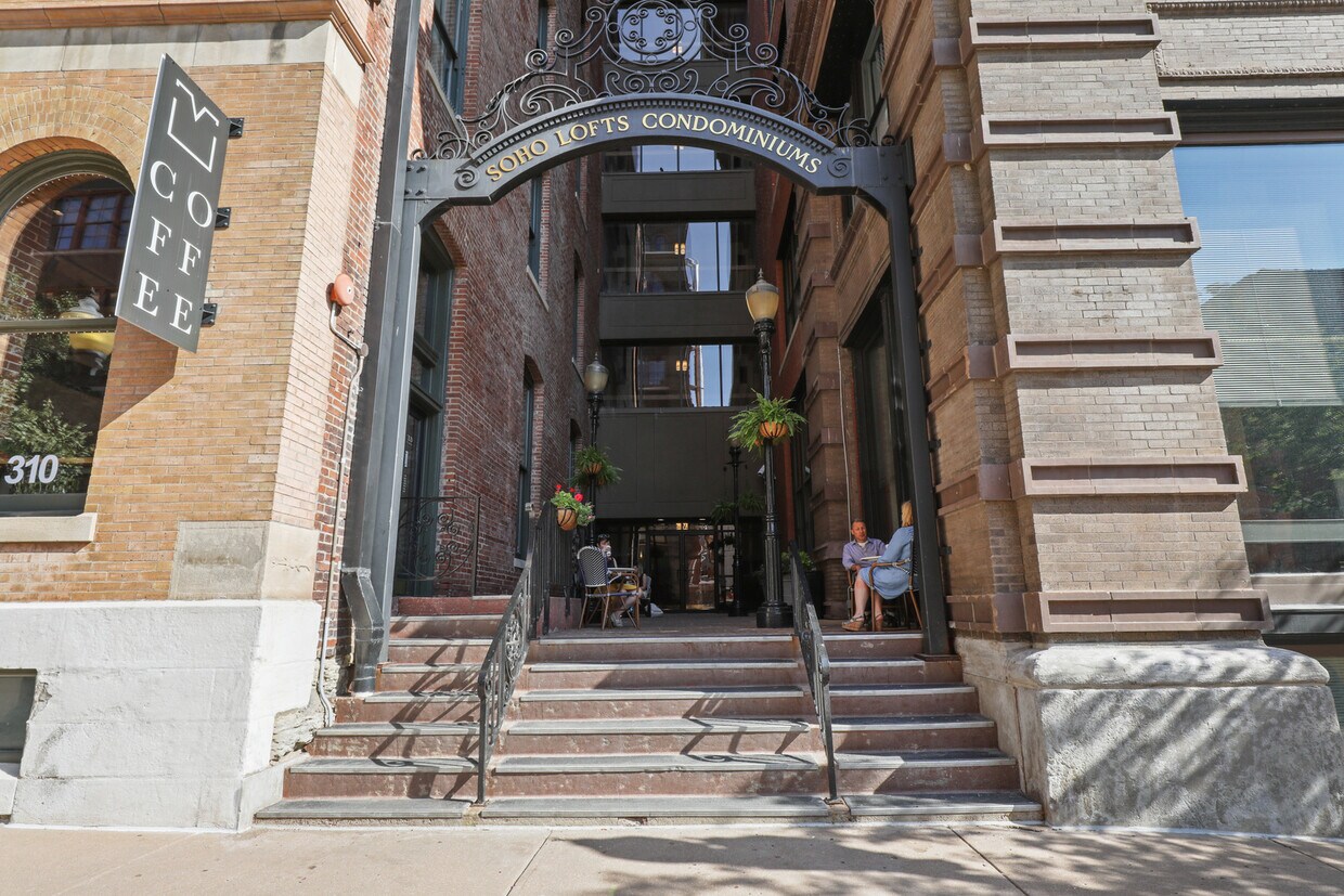 Primary Photo - 308 W 8th St