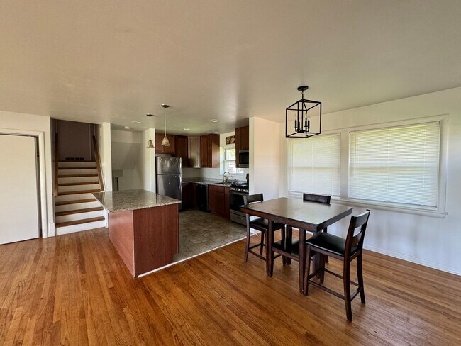 Kitchen/Dining - 10 Linden Ave