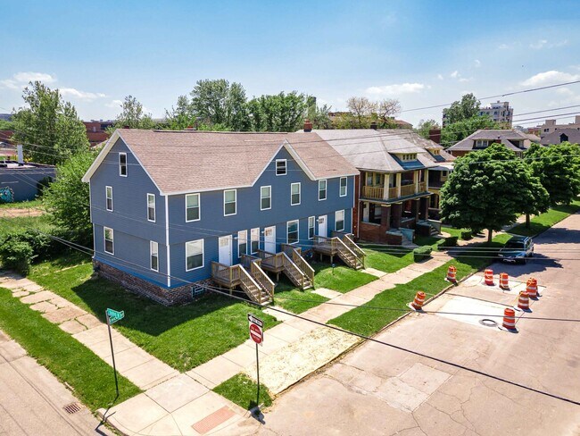 Foto del edificio - 156 Leicester Ct