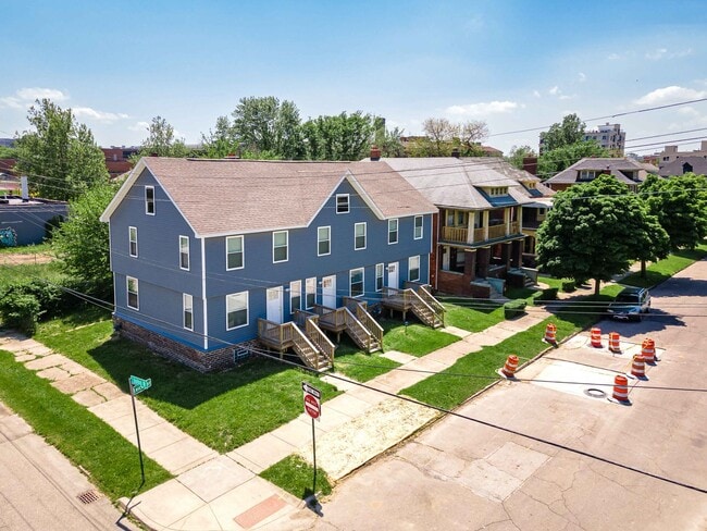 Building Photo - 156 Leicester Ct