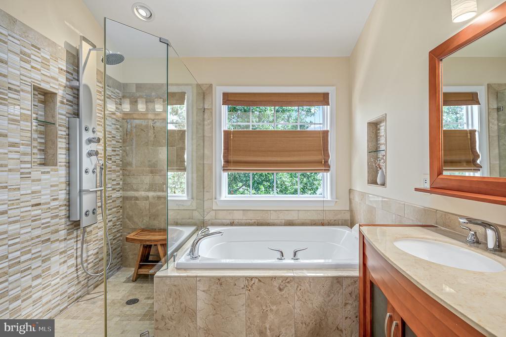 Foto principal - 46180 Aisquith Terrace