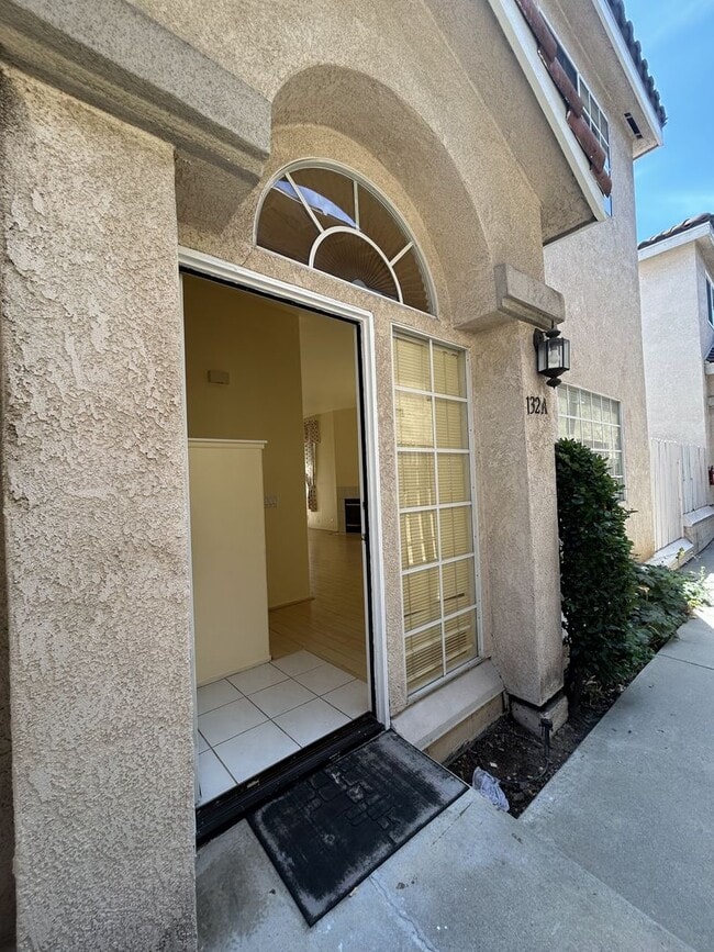 Building Photo - Cozy 3 bedroom Condo in the most demanded neighborhood at City of Alhambra