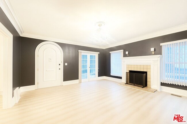 Foto del edificio - 6551 Franklin Ave