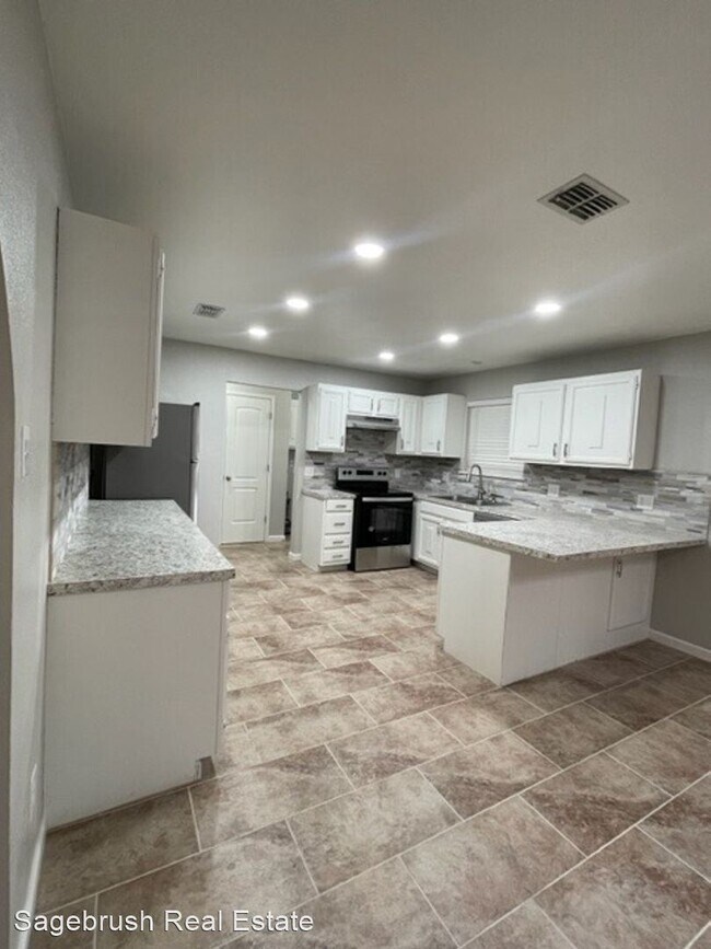 Building Photo - 4 br, 2 bath House - 2113 PR Lyons