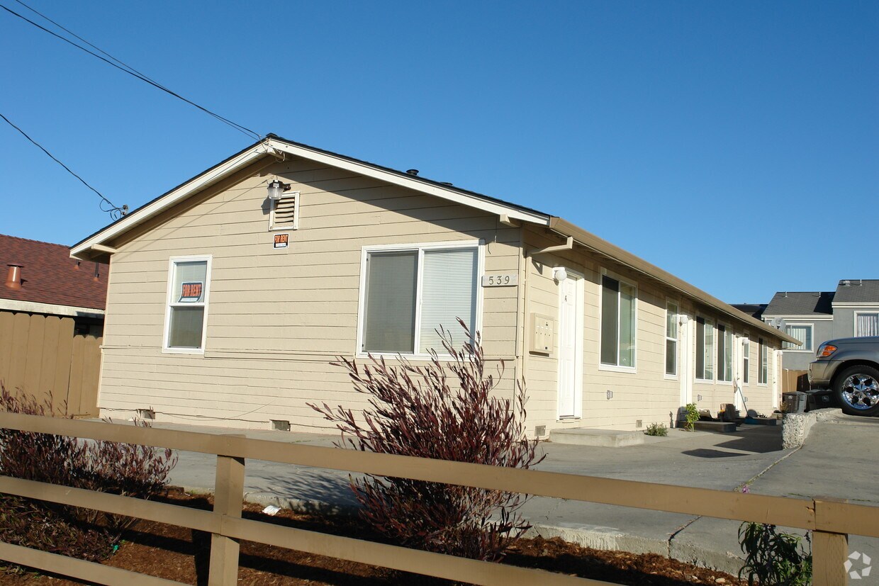 Primary Photo - 539 Terrace St