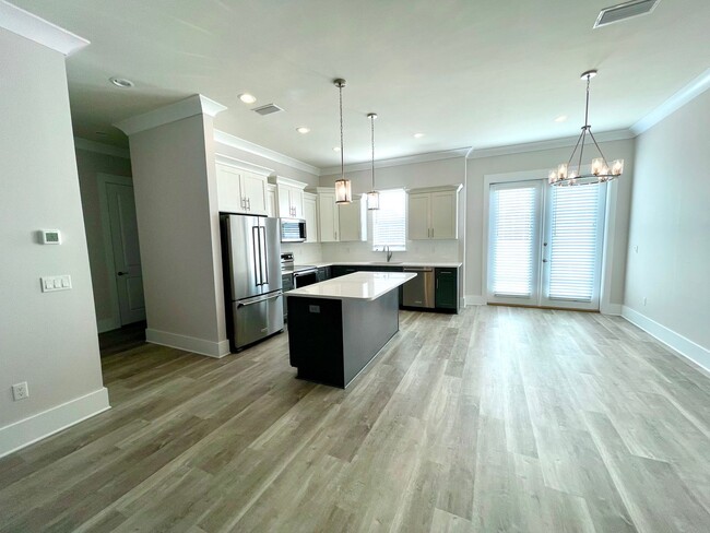 Building Photo - NEW 3B/2.5B Destin Oaks TOWNHOME available...