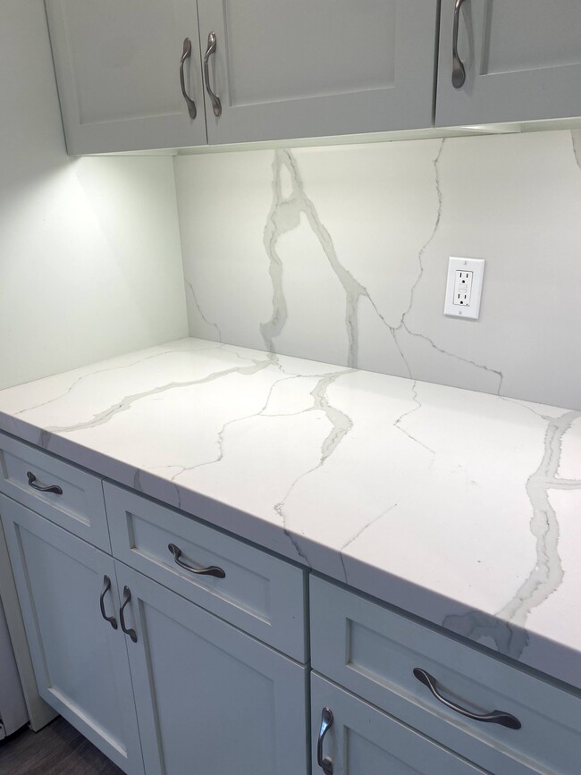 Kitchen Counters - 3644 S Cabrillo Ave