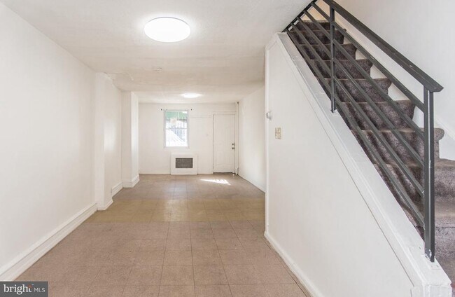 Building Photo - 2031 Wakeling St