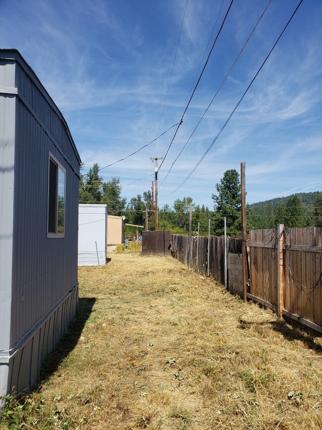 8506 E Evans Creek Rd, Rogue River, OR 97537 House Rental in Rogue