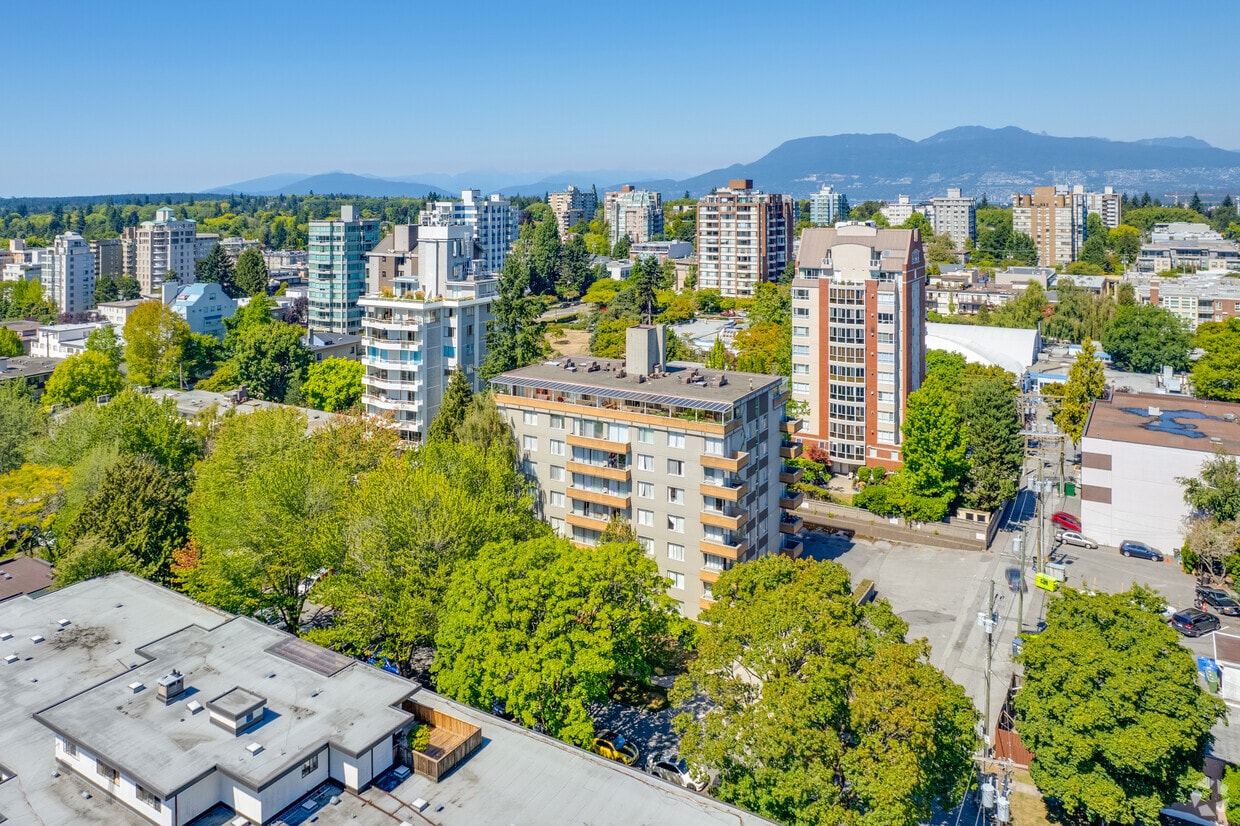 Aerial Photo - 2121 Apartments