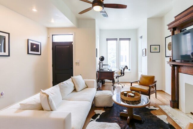 Building Photo - Modern meets character in Bloomingdale! Pr...