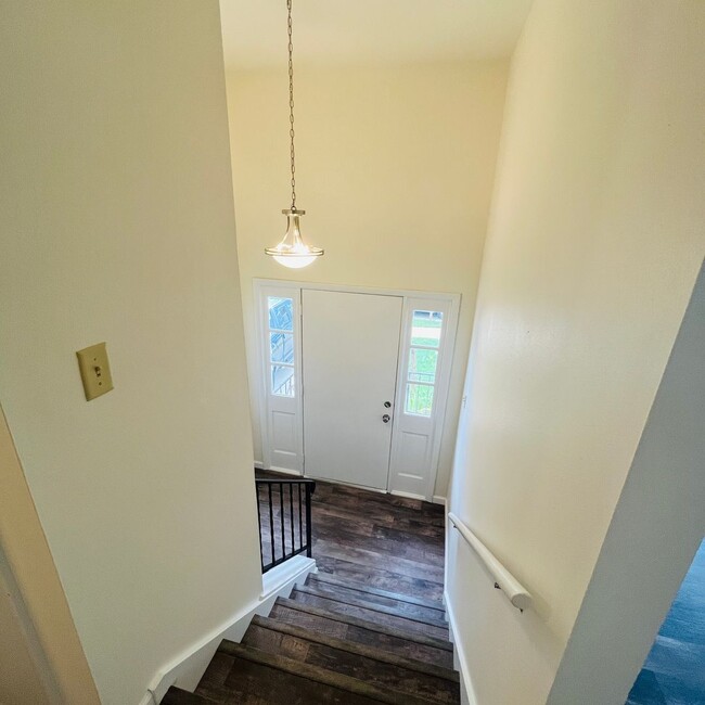 Building Photo - 2000/2004 Wyoming Ave