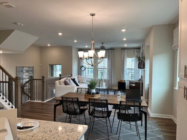 Building Photo - 209 Commons Ave