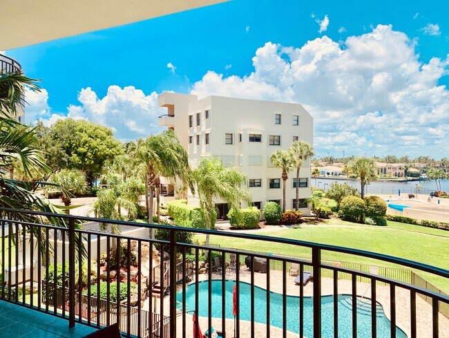 Foto del edificio - 370 Golfview Rd