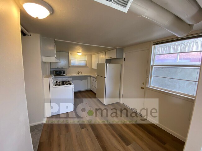 Foto del edificio - 636 N 14th Ave