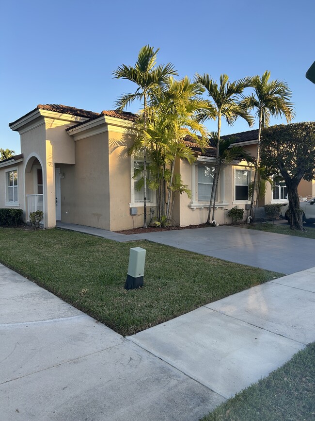 Building Photo - 23701 SW 110th Ave