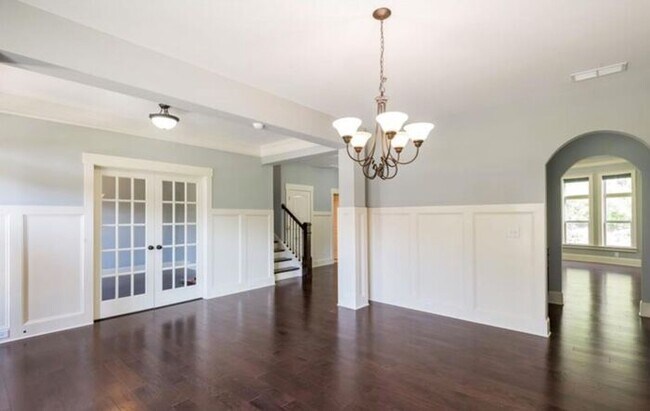 Building Photo - 5840 Springbox Dr