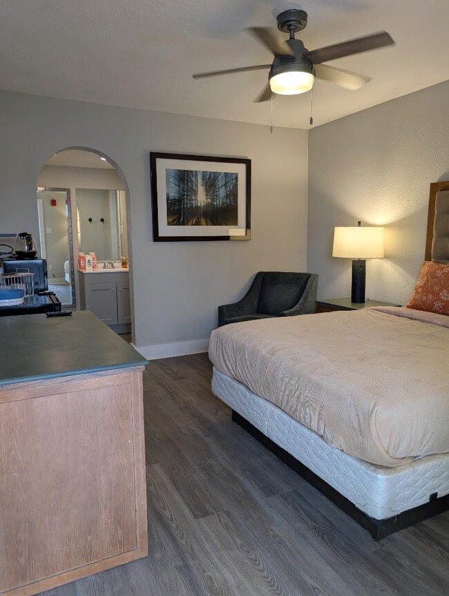 Building Photo - 6633 Studios