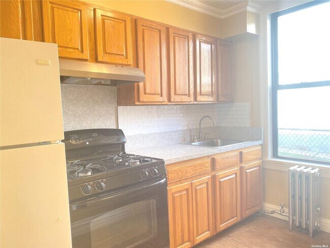 Foto del edificio - 140 Crescent St