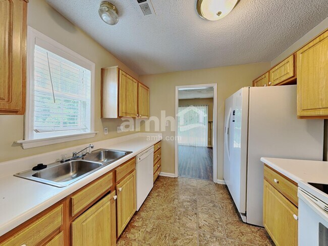 Building Photo - 5409 Tanglewood Pine Ln