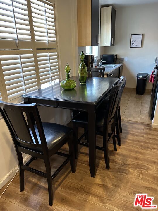 Foto del edificio - 137 Rexford Dr