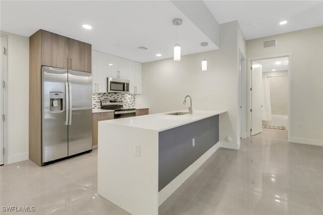 Building Photo - 26589-610 Rosewood Pointe Dr