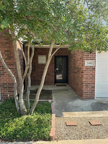 Building Photo - 2400 Southlake Ct