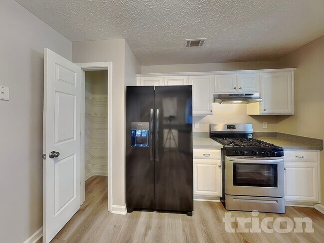 Foto del edificio - 201 Sandstone Dr