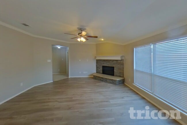 Building Photo - 716 Sequoia Dr