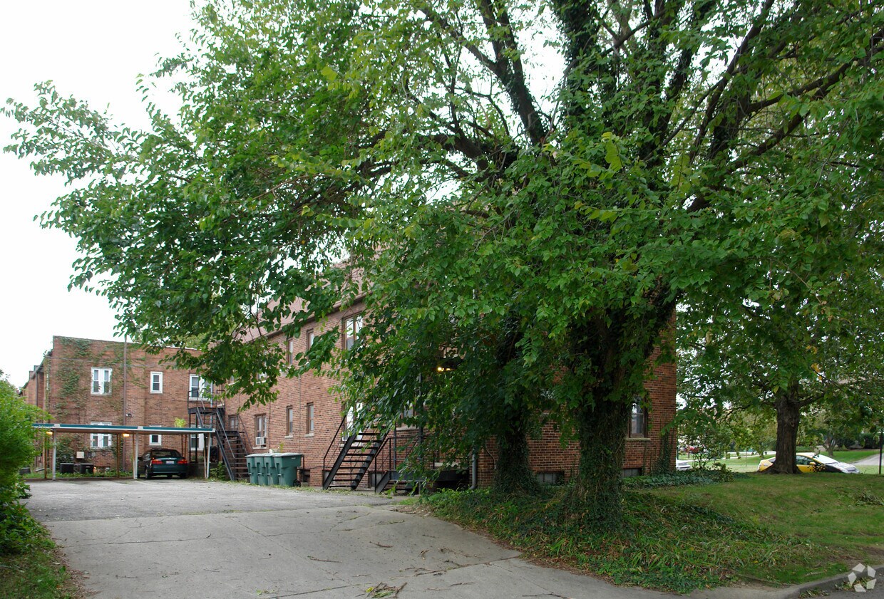 Foto del edificio - 1542 Northwest Blvd