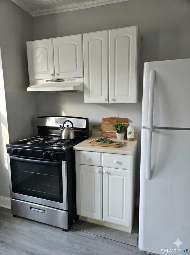 Foto del edificio - 1145 Ogden St Ext