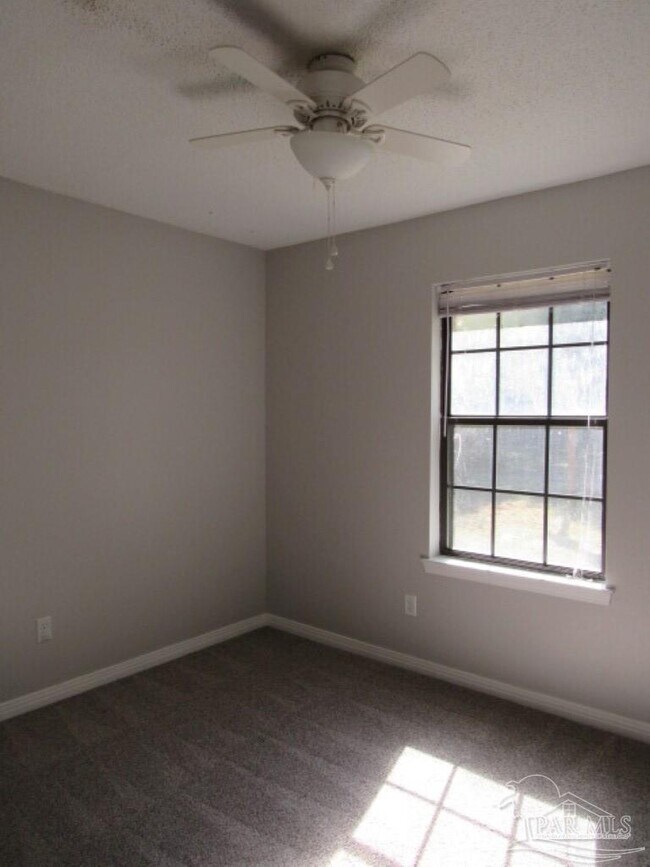Building Photo - 10755 Silver Creek Dr