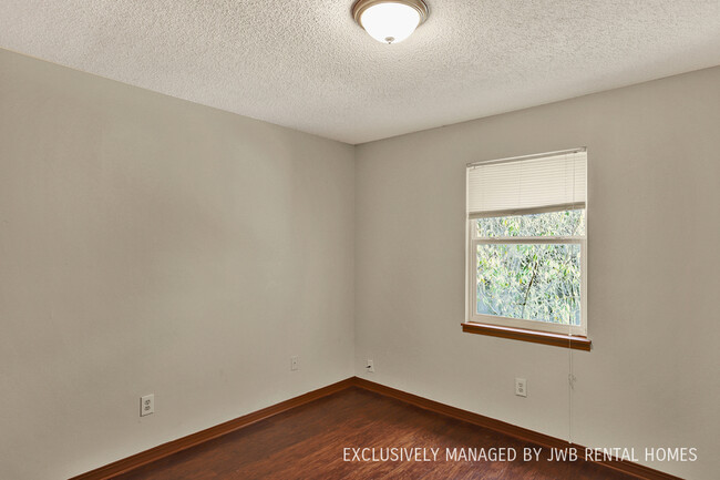 Building Photo - 11711 Tanager Dr