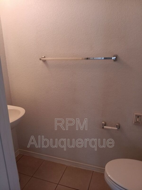 Foto del edificio - 7484 Sidewinder Dr NE