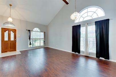 Foto del edificio - 703 Copper Creek Dr