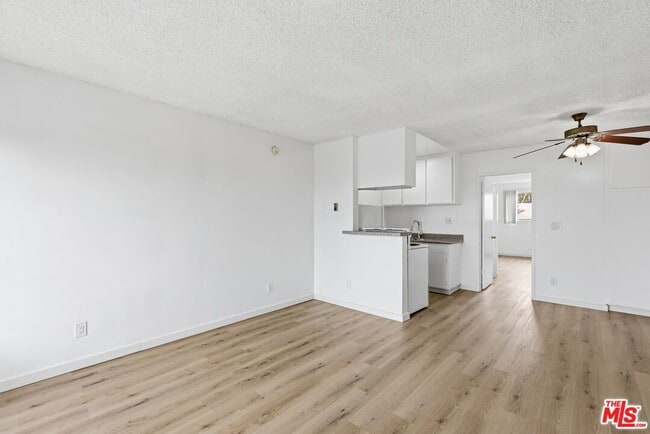 Foto del edificio - 711 Machado Dr