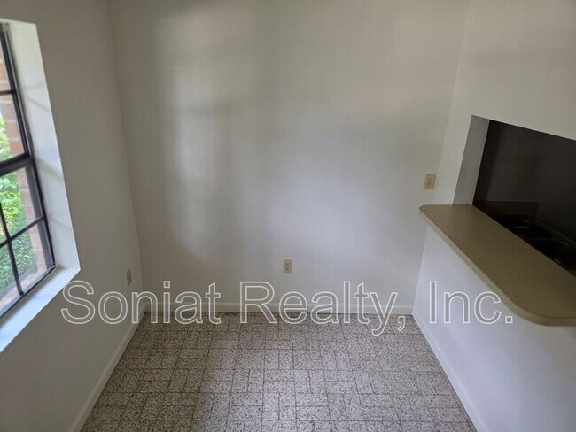 Foto del edificio - 4615 Iberville St
