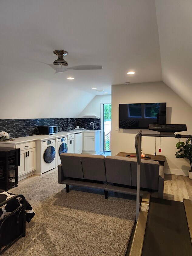 Foto principal - 1593 Lake Dr