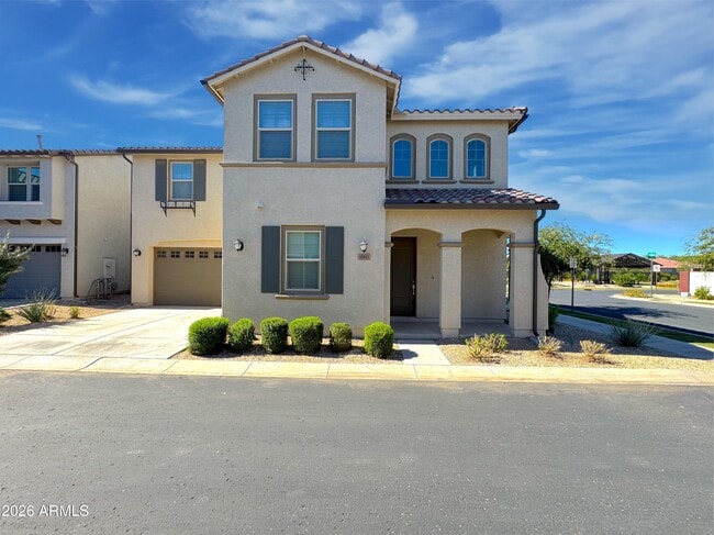 Building Photo - 9903 E Tillman Ave