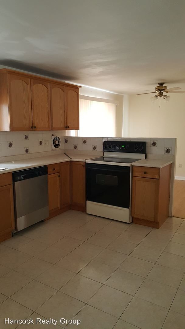 Building Photo - 4 br, 1.5 bath House - 159 Gloucester Street
